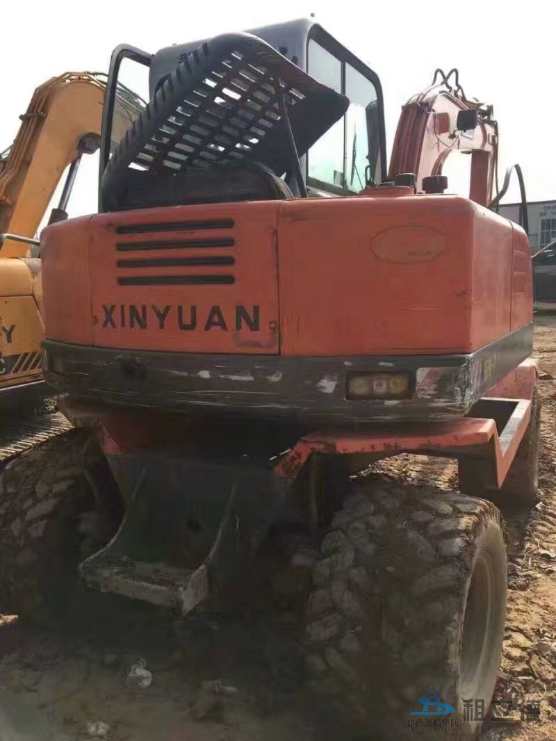 65W-7轮胎式挖掘机出租