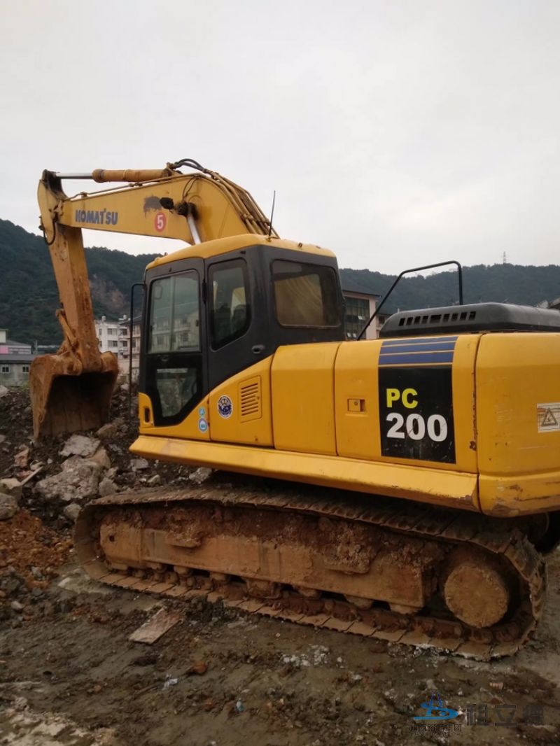 PC200-7履带式挖掘机出租