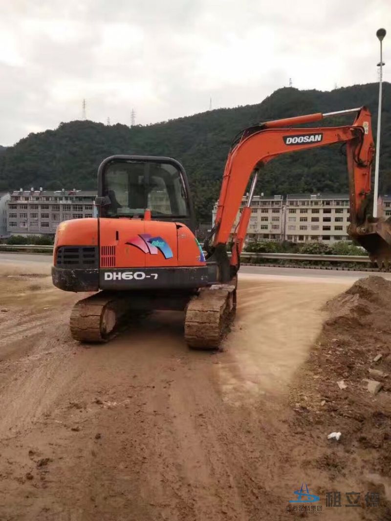 60-7履带式挖掘机出租
