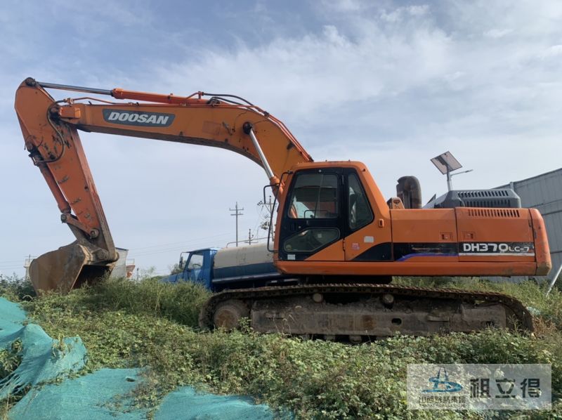 DH300履带式挖掘机出租