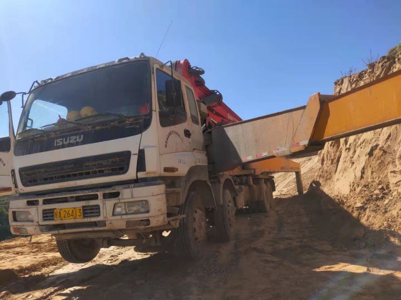 SY5383THB臂架式混凝土泵车出租