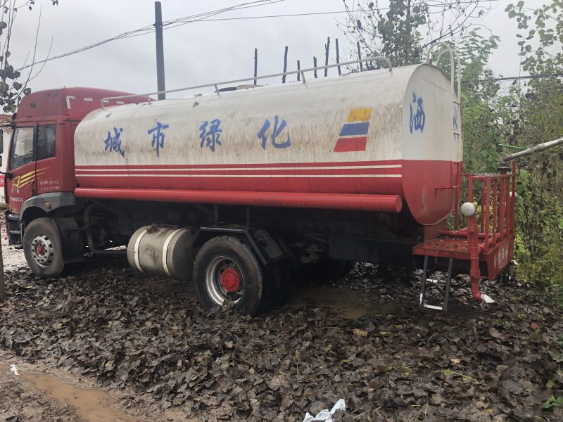 1洒水车出租