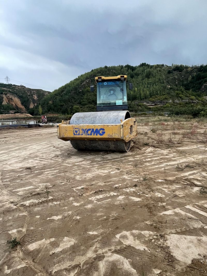XS263J单钢轮振动压路机出租