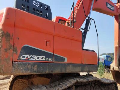 DX300LC-9C履带式挖掘机出租