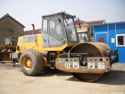 YZ18J-3单钢轮振动压路机出租