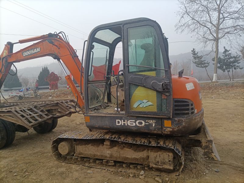 DH60—7履带式挖掘机出租