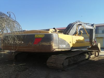 沃尔沃240履带式挖掘机出租
