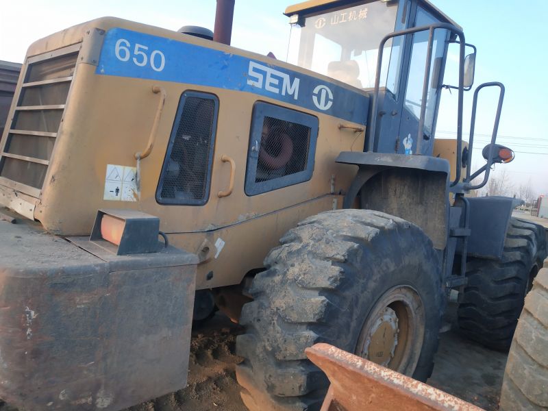 SEM650履带式挖掘机出租
