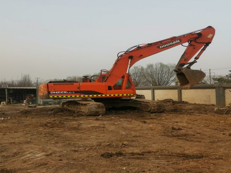 DH225LC-7履带式挖掘机出租