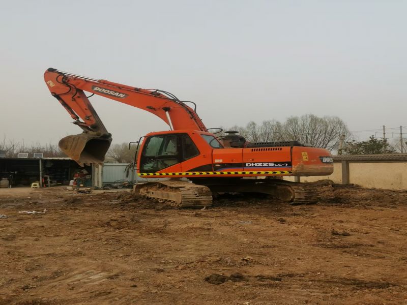 DH225LC-7履带式挖掘机出租